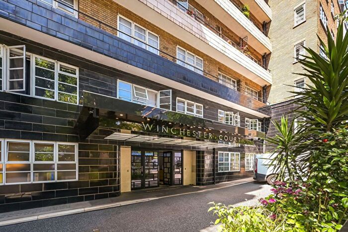 3 Bedroom Flat For Sale In Vicarage Gate, Kensington, W8