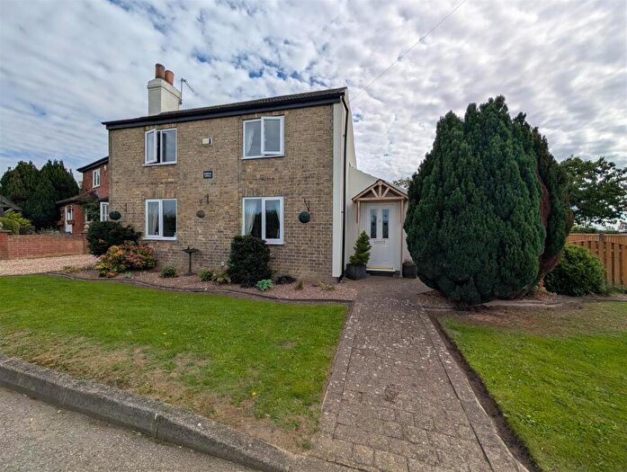 3 Bedroom Cottage To Rent In Madrigals, Main Street, Osgodby, LN8