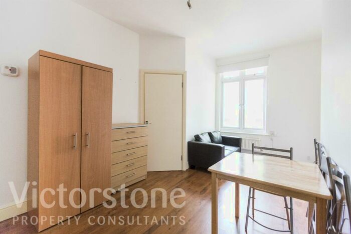 Studio To Rent In Mount View Road, Crouch End, London, N4