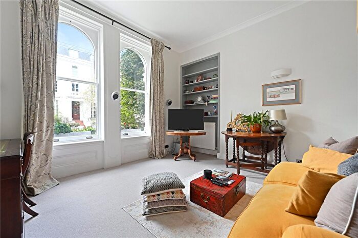1 Bedroom Flat To Rent In Pembridge Crescent, London, W11