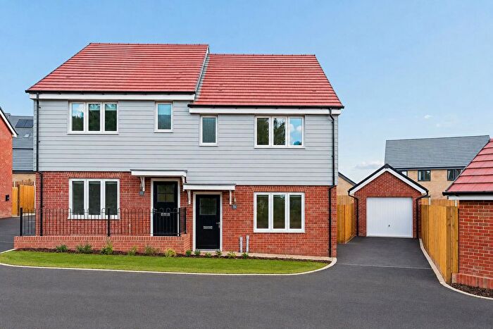 3 Bedroom Semi-detached House To Rent In Forster Way, Stevenage, SG1