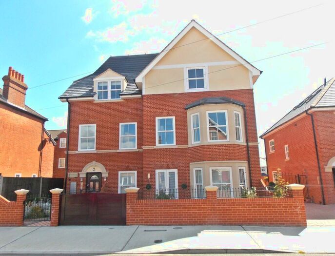 2 Bedroom Apartment To Rent In Leopold Road, Felixstowe, IP11