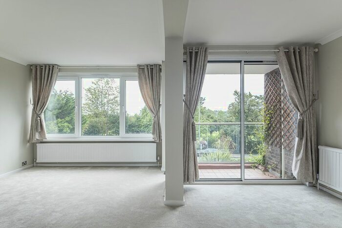 2 Bedroom Flat To Rent In Wimbledon Park Road, London, SW19