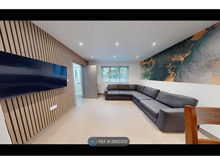 6 Bedroom Semi-Detached House To Rent In Kirby Corner Road, Coventry, CV4
