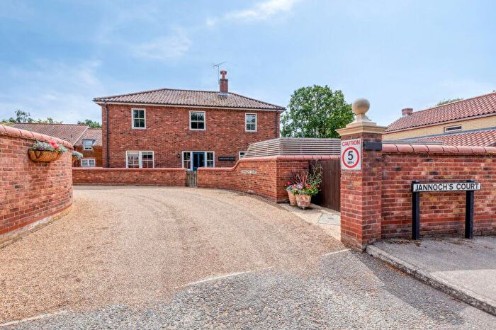 4 Bedroom Detached House For Sale In Dersingham, PE31
