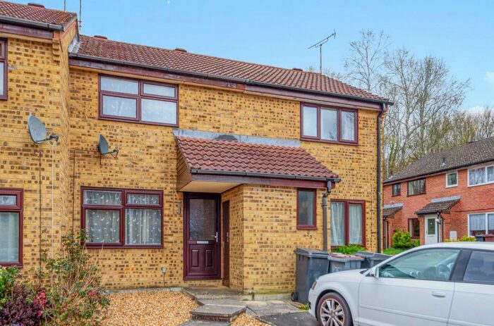 2 Bedroom House To Rent In Thirlstane Firs, Chandler's Ford, Eastleigh, SO53