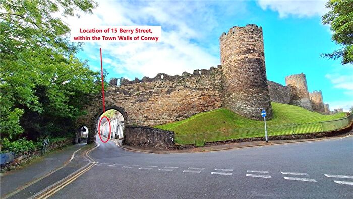 3 Bedroom End Of Terrace House For Sale In Berry Street, Conwy, LL32