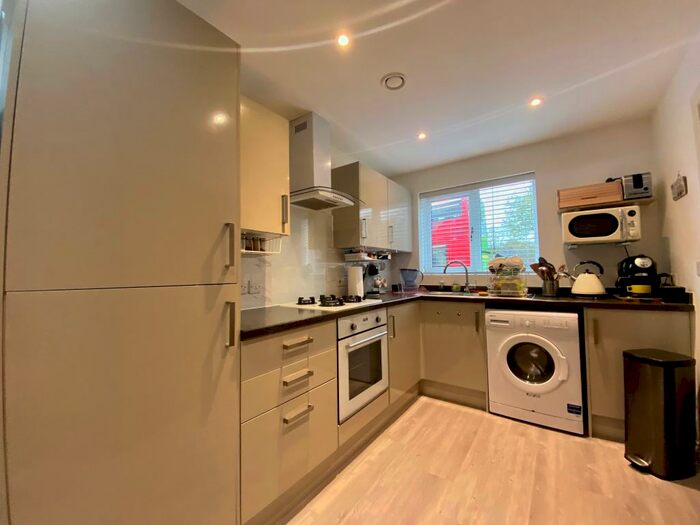 3 Bedroom Terraced House To Rent In Winchester Road, Southampton, SO16