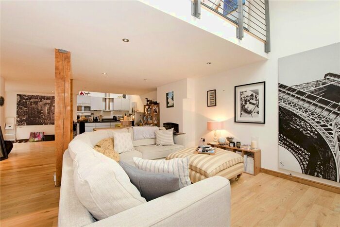 2 Bedroom Mews To Rent In Queen Street Mews, Henley-On-Thames, Oxfordshire, RG9