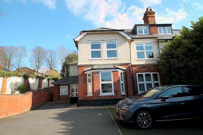 2 Bedroom Flat To Rent In Amersham Hill, High Wycombe, HP13