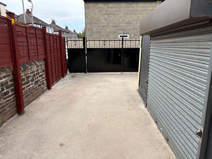 4 Bedroom Terraced House To Rent In Parkside Road, Bradford, West Yorkshire, BD5