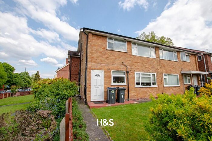2 Bedroom Maisonette For Sale In Hazeltree Croft, Birmingham, B27
