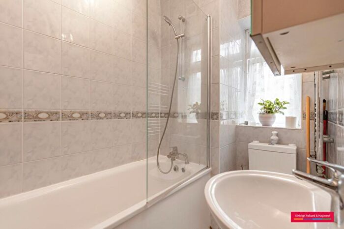 2 Bedroom Flat To Rent In Shoot Up Hill, London, NW2