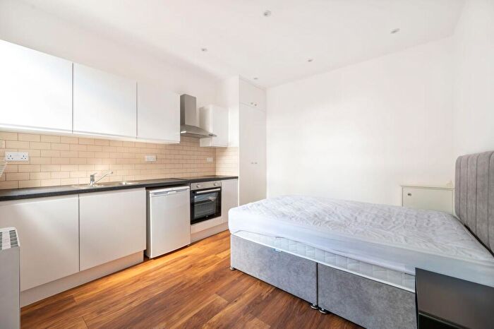 Studio To Rent In Larch Road, Cricklewood, London, NW2