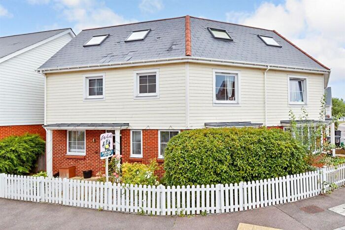 5 Bedroom Semi-Detached House For Sale In Hambrook Road, Holborough Lakes, Snodland, Kent, ME6