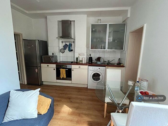 2 Bedroom Flat To Rent In London, London, NW3