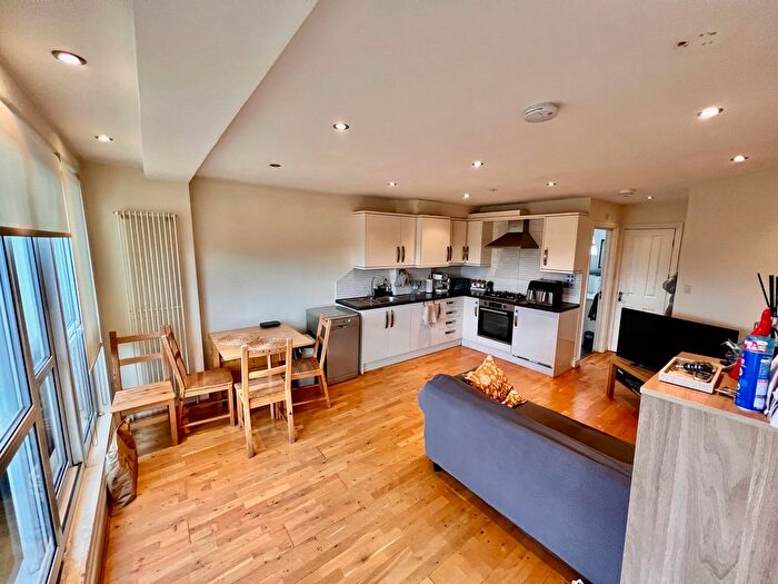 1 Bedroom Flat To Rent In North End Road, London, W14