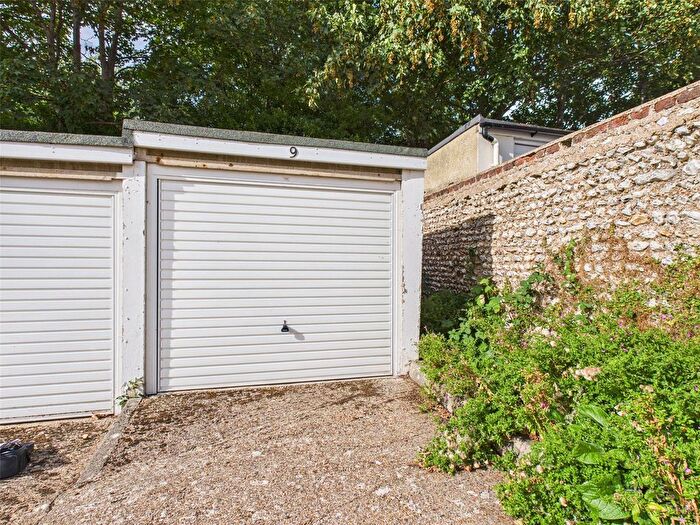 Garage / Parking To Rent In Garage, Rissom Court, Brighton, BN1