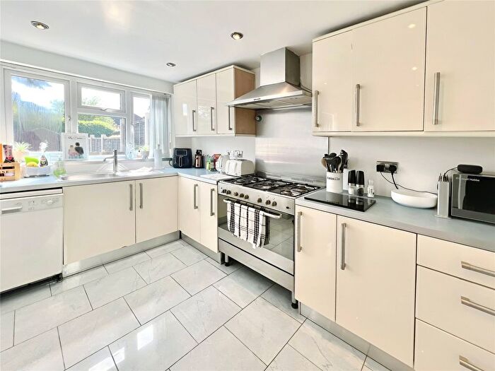 3 Bedroom Detached House To Rent In Munden Grove, Watford, Hertfordshire, WD24