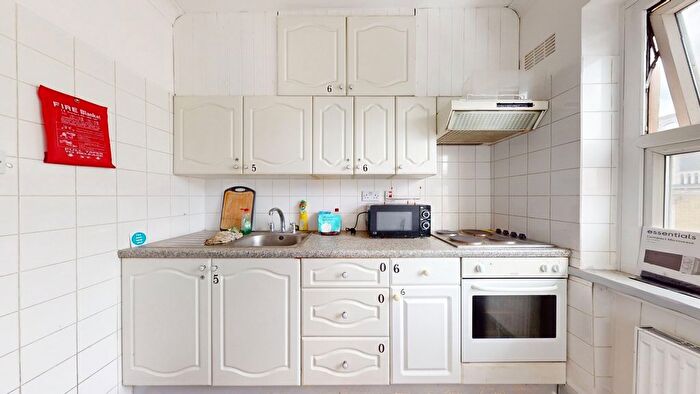 1 Bedroom Studio To Rent In -Grays Inn Road, London, WC1X