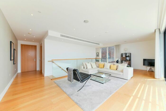 2 Bedroom Flat To Rent In Upper Richmond Road, Putney, SW15
