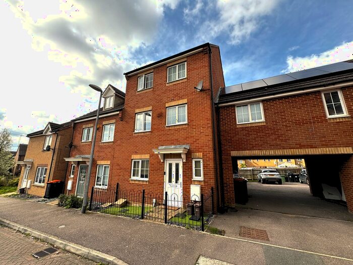 4 Bedroom Property To Rent In Johnson Drive, Leighton Buzzard, LU7