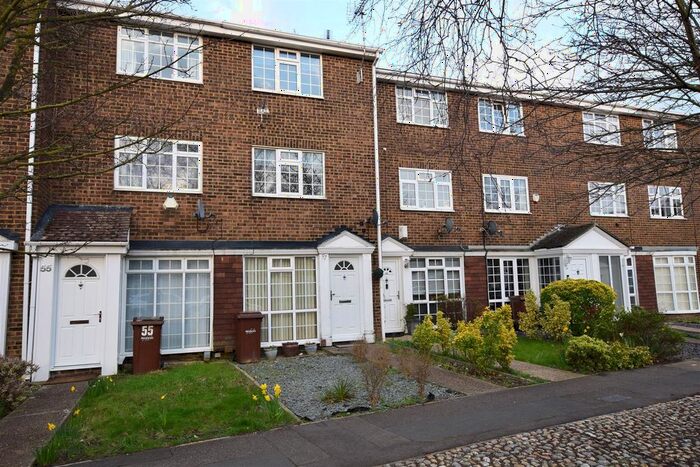 3 Bedroom Town House To Rent In Tilbury Road, Rainham, Gillingham, ME8