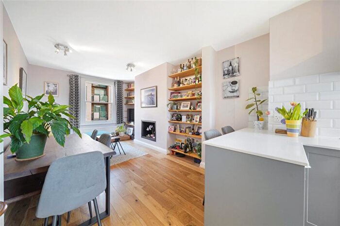 3 Bedroom Flat For Sale In Maygrove Road, West Hampstead, NW6