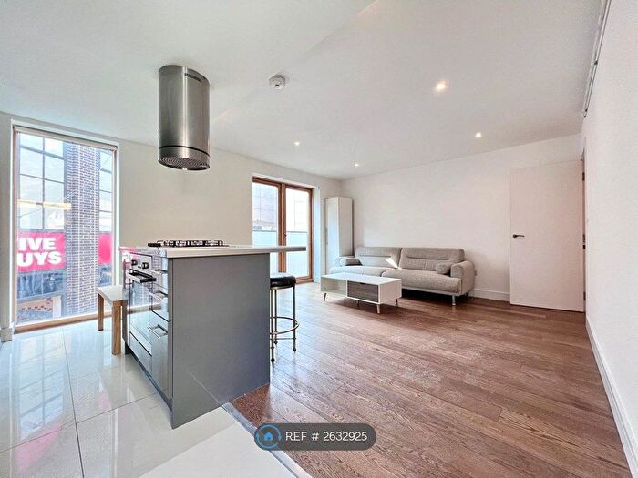 2 Bedroom Flat To Rent In Electric Lane, London, SW9