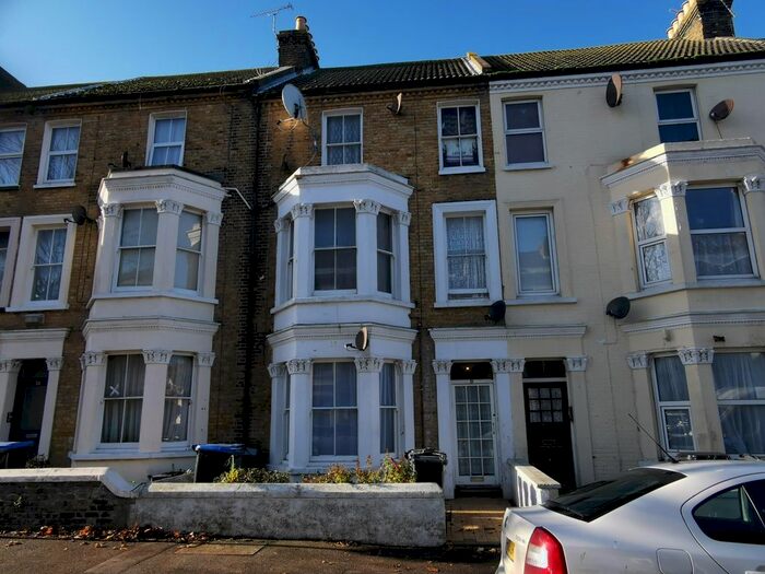 1 Bedroom Flat To Rent In Gordon Road, Cliftonville, Margate, Kent, CT9