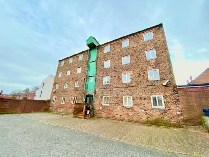 3 Bedroom Flat To Rent In Eastgate, Louth, LN11