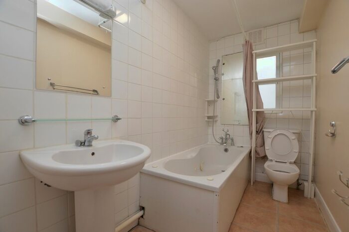 1 Bedroom Flat To Rent In Wallbutton Road, London, SE4