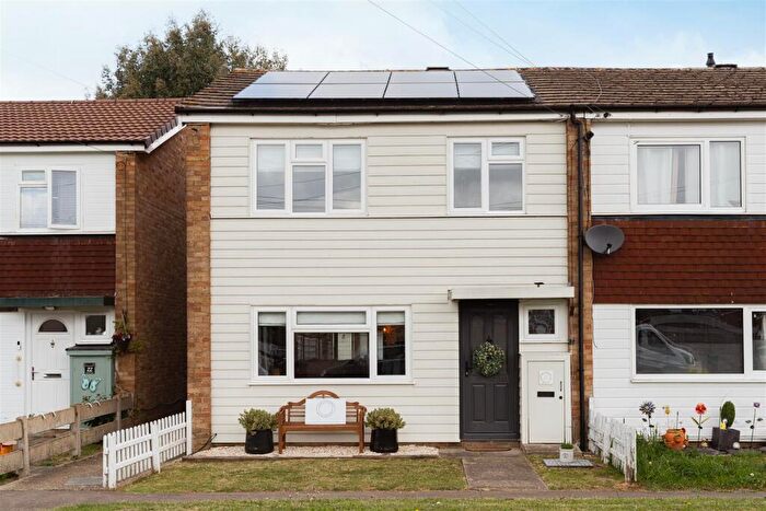 3 Bedroom End Of Terrace House For Sale In Castle Drive, Reigate, RH2