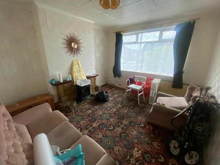 2 Bedroom Semi-Detached Bungalow For Sale In Conway Grove, Chadderton, OL9