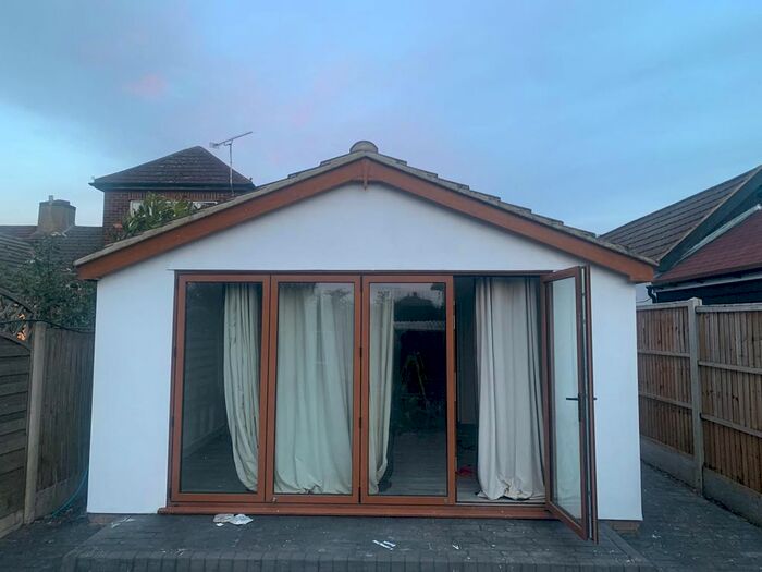 2 Bedroom Bungalow To Rent In Betterton Road, Rainham, RM13