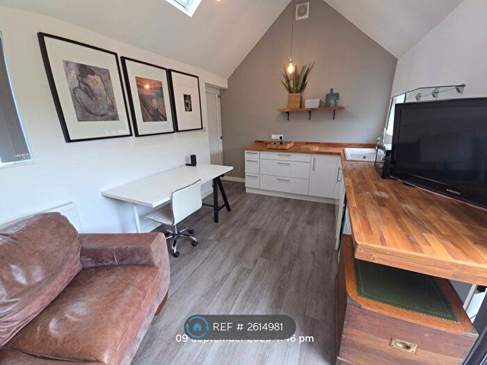 Studio To Rent In Hangleton Lane, Hove, BN3
