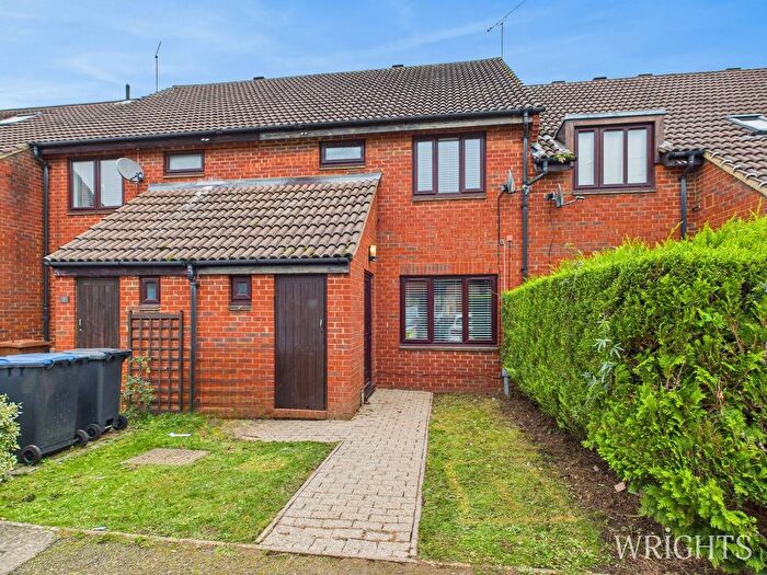 3 Bedroom Terraced House For Sale In Dalewood, Welwyn Garden City, AL7