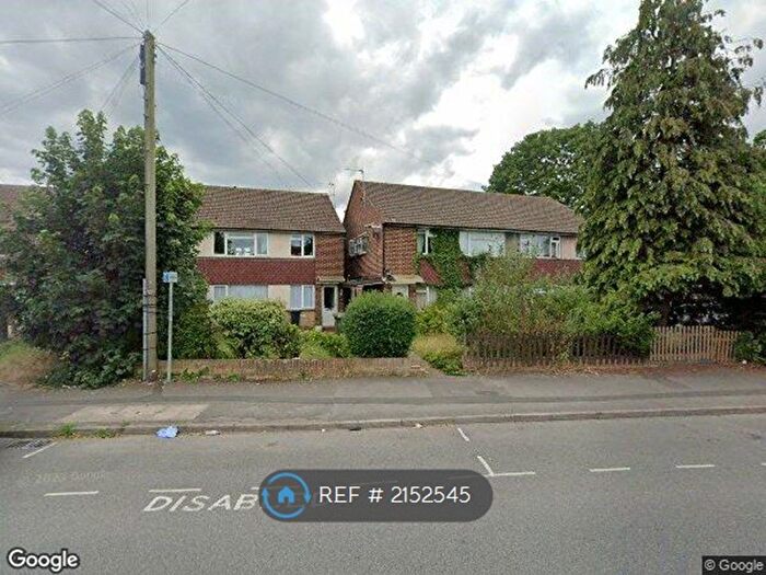 2 Bedroom Maisonette To Rent In Common Road, Slough, SL3