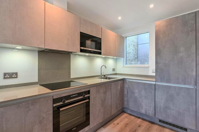 2 Bedroom Flat To Rent In Fortess Road, Kentish Town, London, NW5