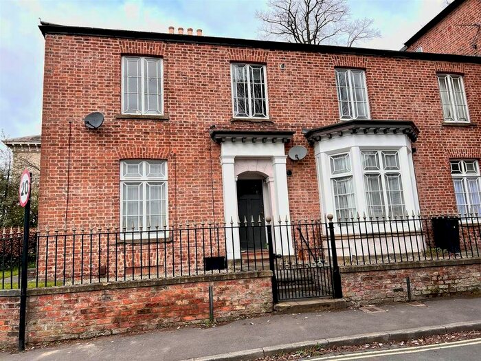 1 Bedroom Flat To Rent In St. Pauls Square, York, YO24