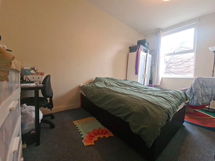 1 Bedroom Flat To Rent In Moorhouse -Moorland Road, Leeds, LS6