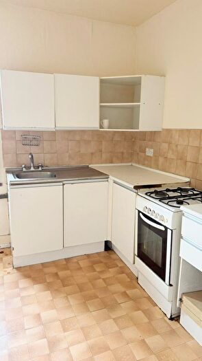 1 Bedroom Flat To Rent In Wellesley Road, Ilford, Essex, IG1