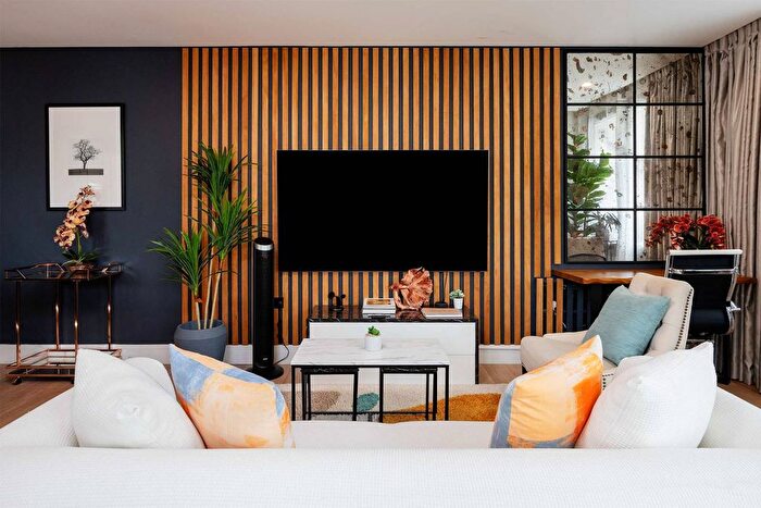 2 Bedroom Flat To Rent In Westbourne Gardens, Royal Oak, London, W2