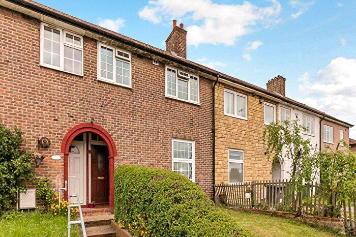 3 Bedroom House For Sale In Downham Way, Bromley, BR1