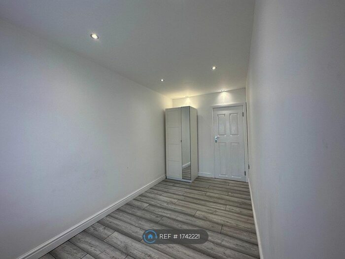 1 Bedroom Flat To Rent In Fairmead Close, Hounslow, TW5