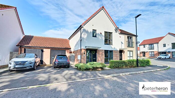 3 Bedroom Semi-Detached House For Sale In Birchberry Close, Nookside, Sunderland, SR4
