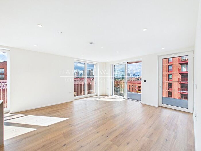 2 Bedroom Apartment To Rent In Lily Way, London, E14