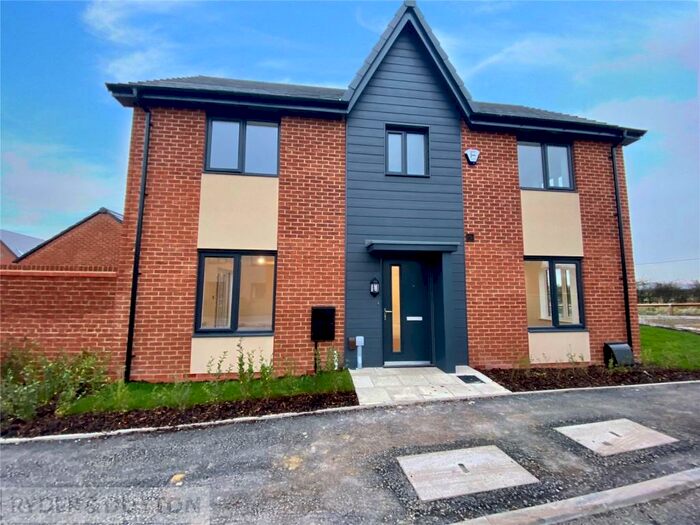 4 Bedroom Detached House To Rent In Tarragon Drive, Middleton, Manchester, M24