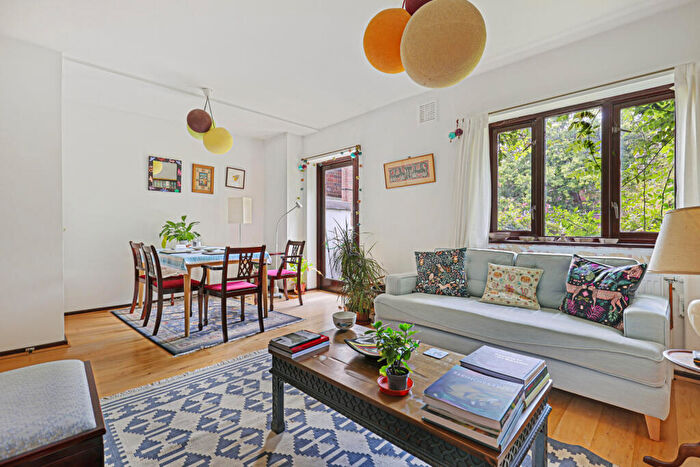 2 Bedroom Flat To Rent In Treaty Street, Kings Cross, N1