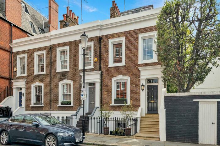 3 Bedroom House To Rent In Camera Place, London, SW10